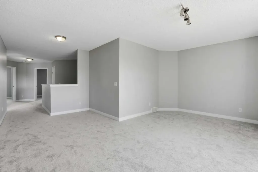 141 Shannon Square SW Calgary AB T2Y 4K3