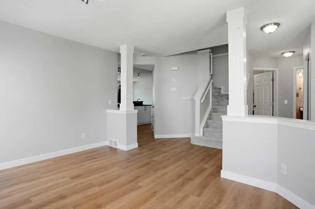 141 Shannon Square SW Calgary AB T2Y 4K3