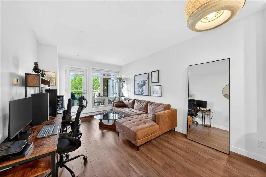 823 5 Avenue NW Calgary AB T2N0R5