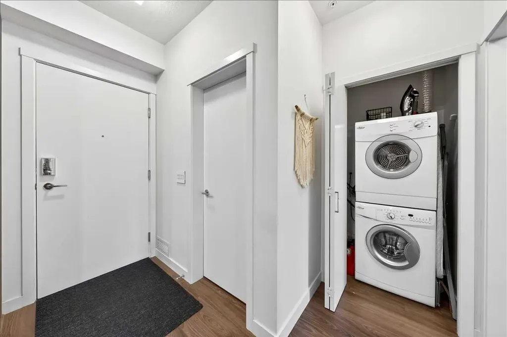823 5 Avenue NW Calgary AB T2N0R5