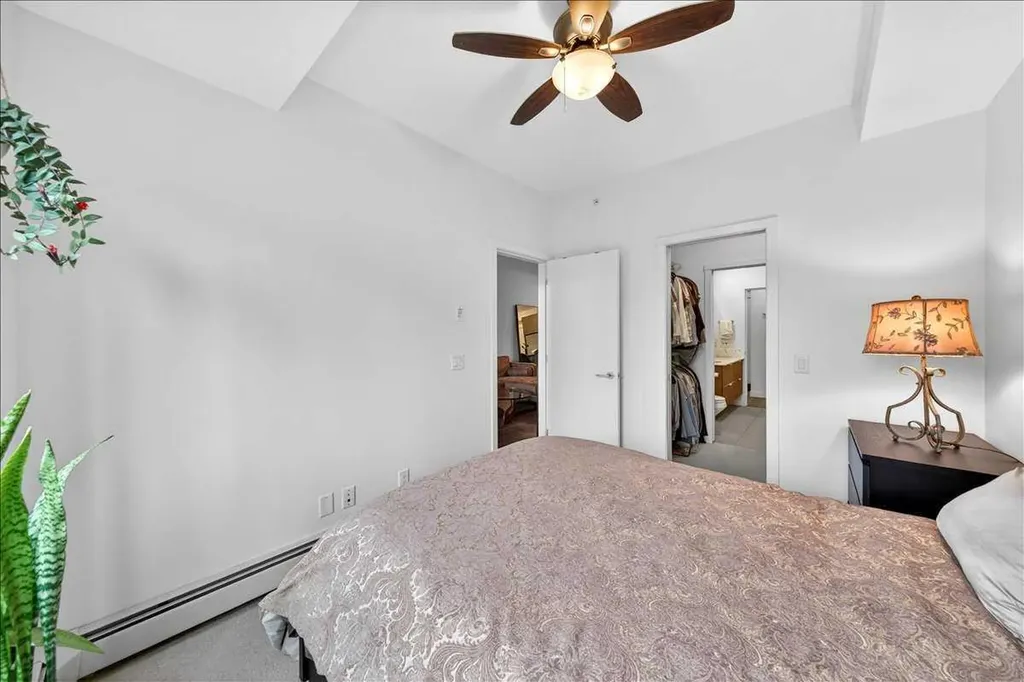 823 5 Avenue NW Calgary AB T2N0R5