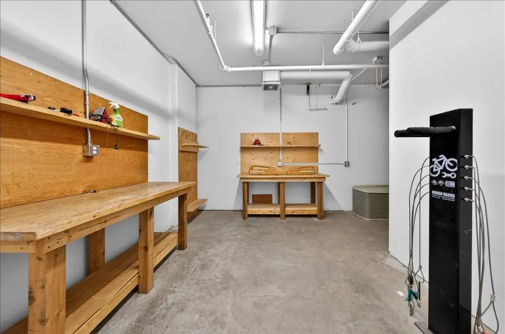823 5 Avenue NW Calgary AB T2N0R5