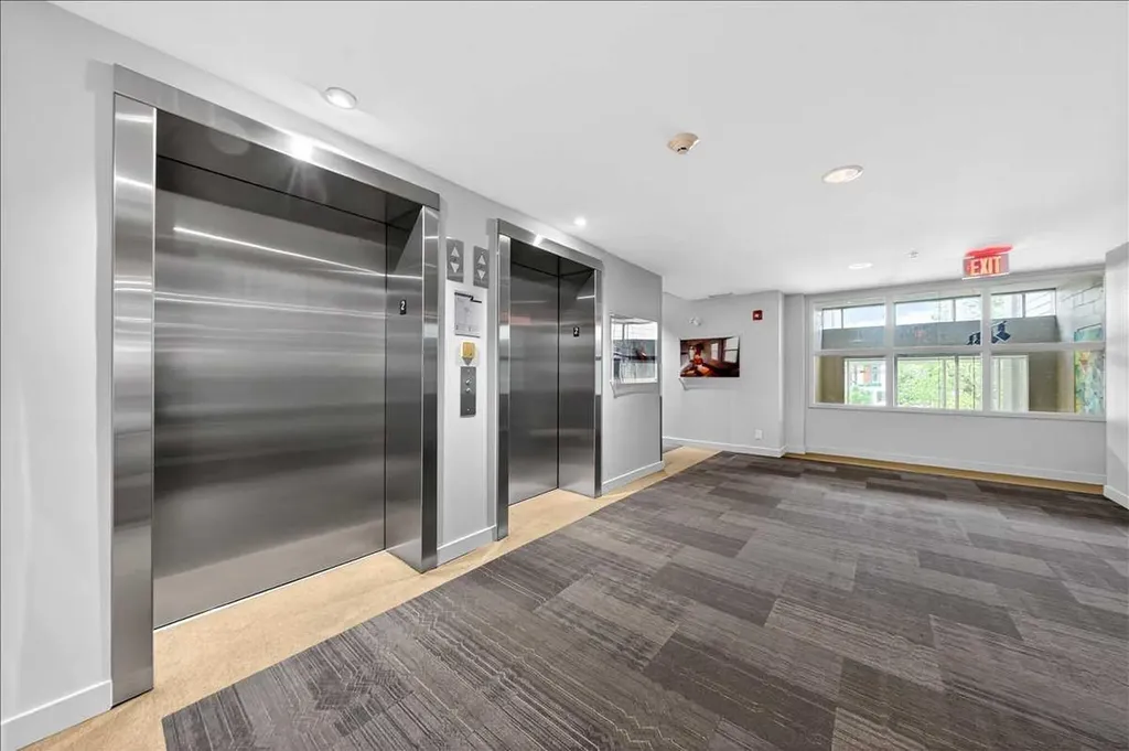 823 5 Avenue NW Calgary AB T2N0R5