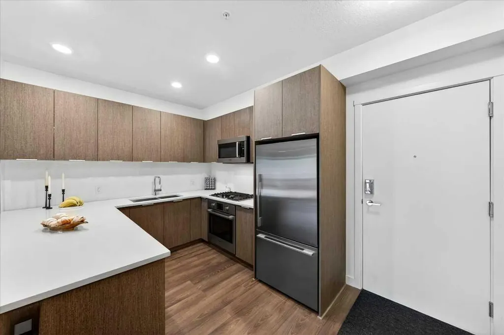 823 5 Avenue NW Calgary AB T2N0R5