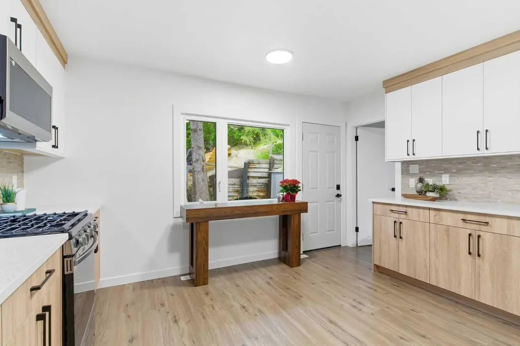 3615 1 Street NE Calgary AB T2E 3L8