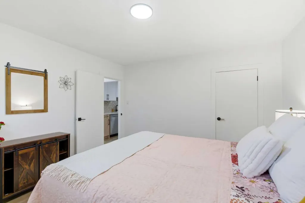 3615 1 Street NE Calgary AB T2E 3L8