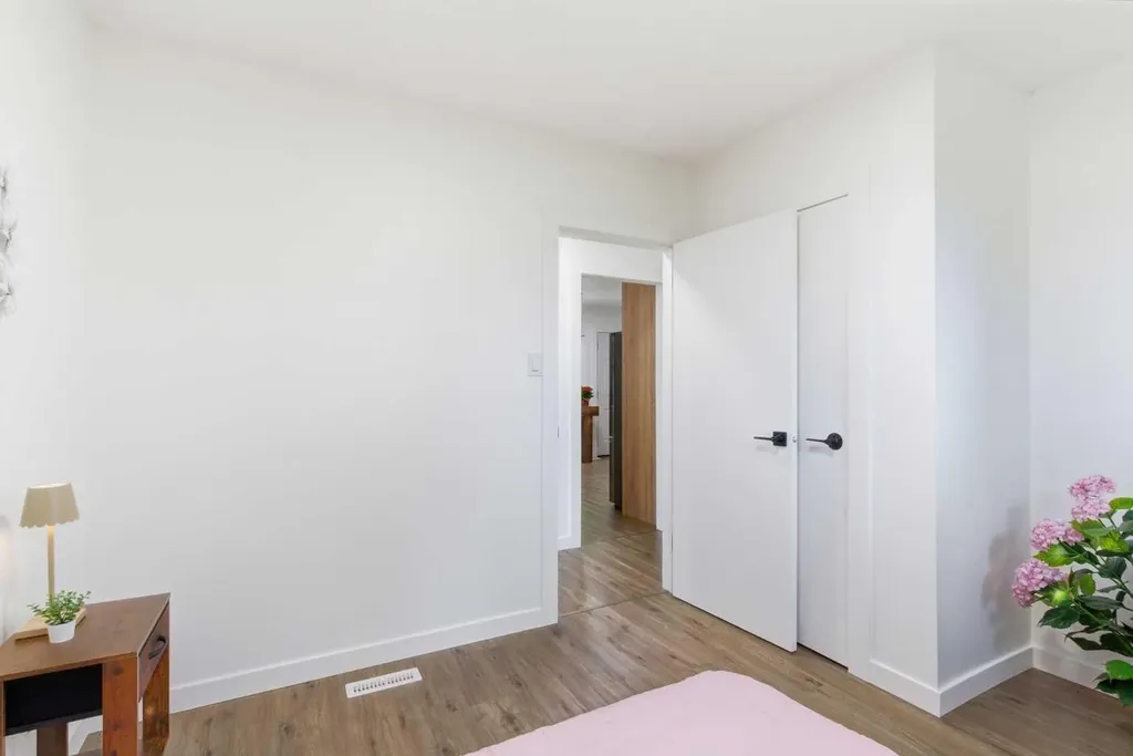 3615 1 Street NE Calgary AB T2E 3L8
