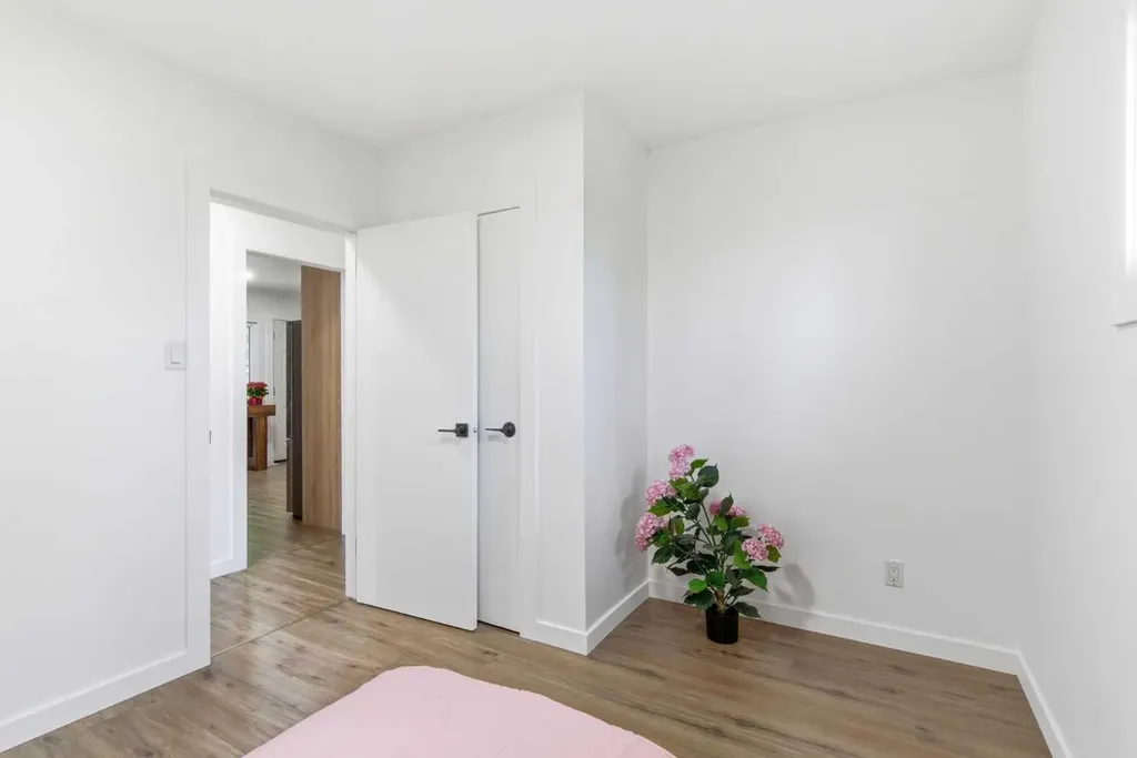 3615 1 Street NE Calgary AB T2E 3L8