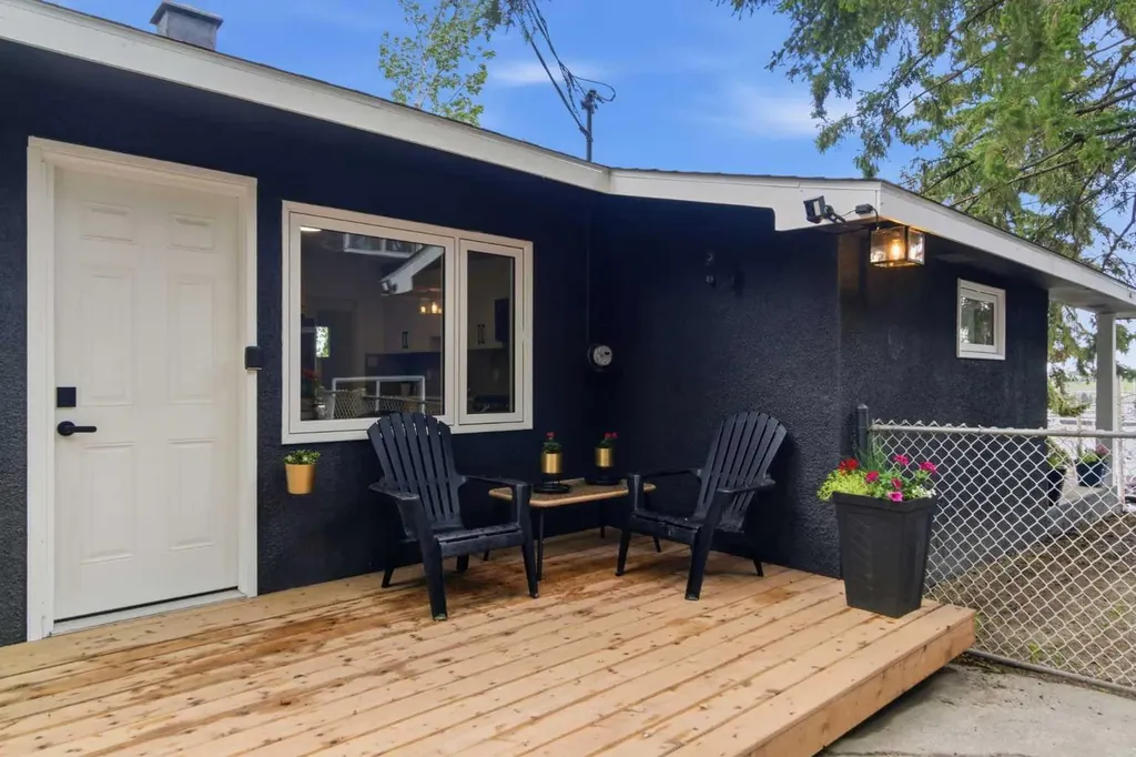 3615 1 Street NE Calgary AB T2E 3L8