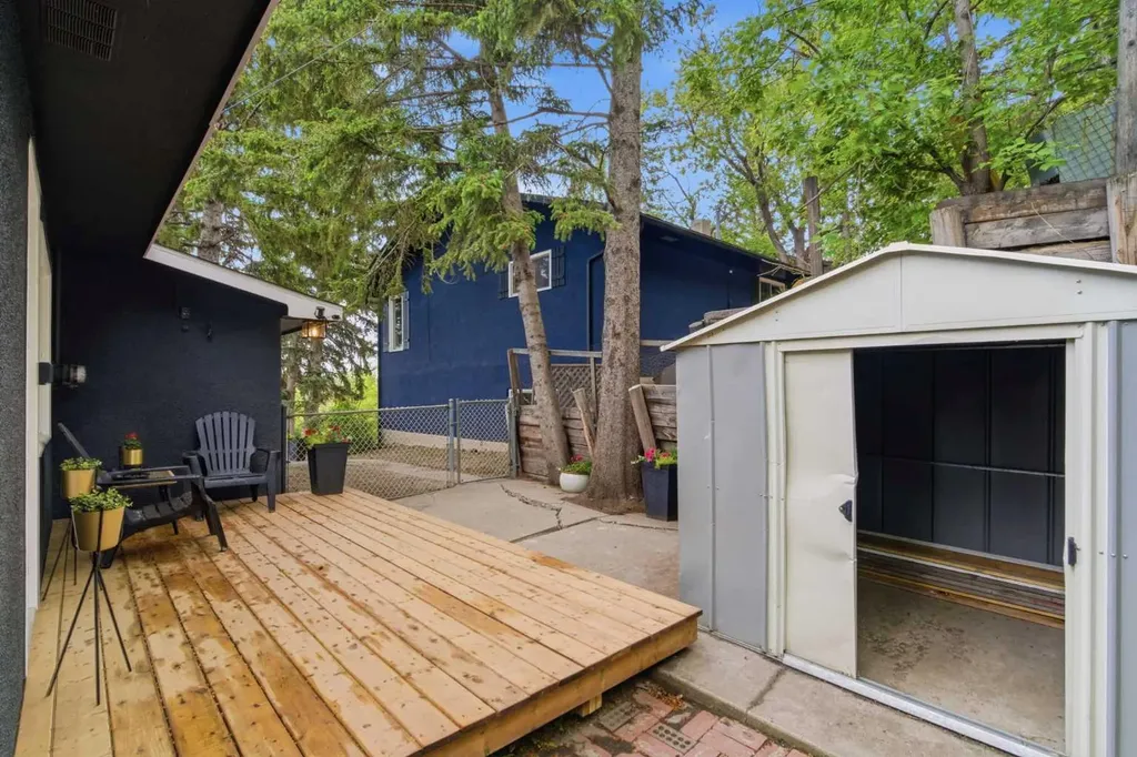 3615 1 Street NE Calgary AB T2E 3L8