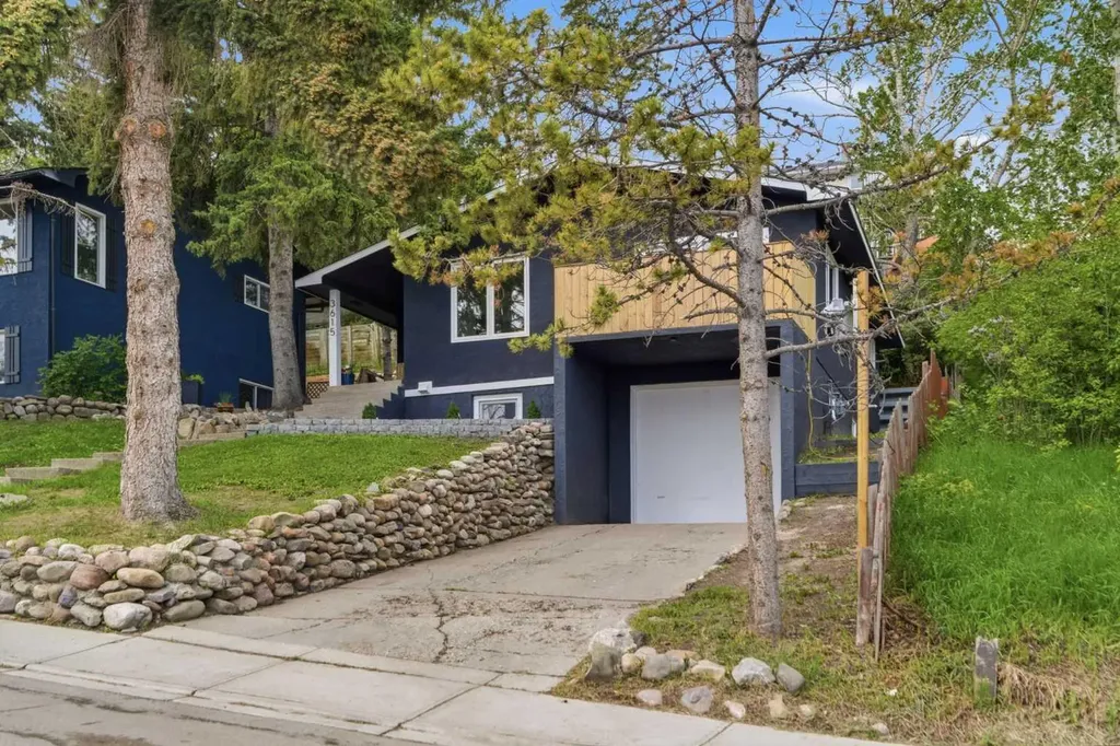 3615 1 Street NE Calgary AB T2E 3L8