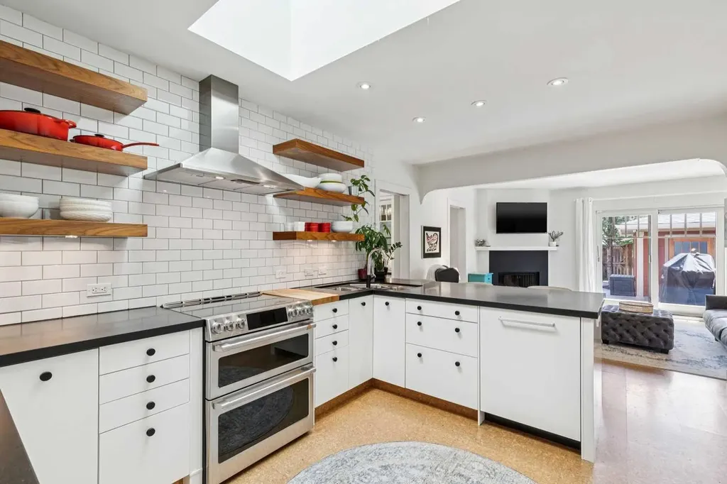 3202 1 Street SW Calgary AB T2S 1R1