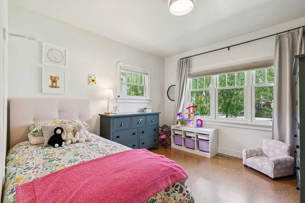 3202 1 Street SW Calgary AB T2S 1R1