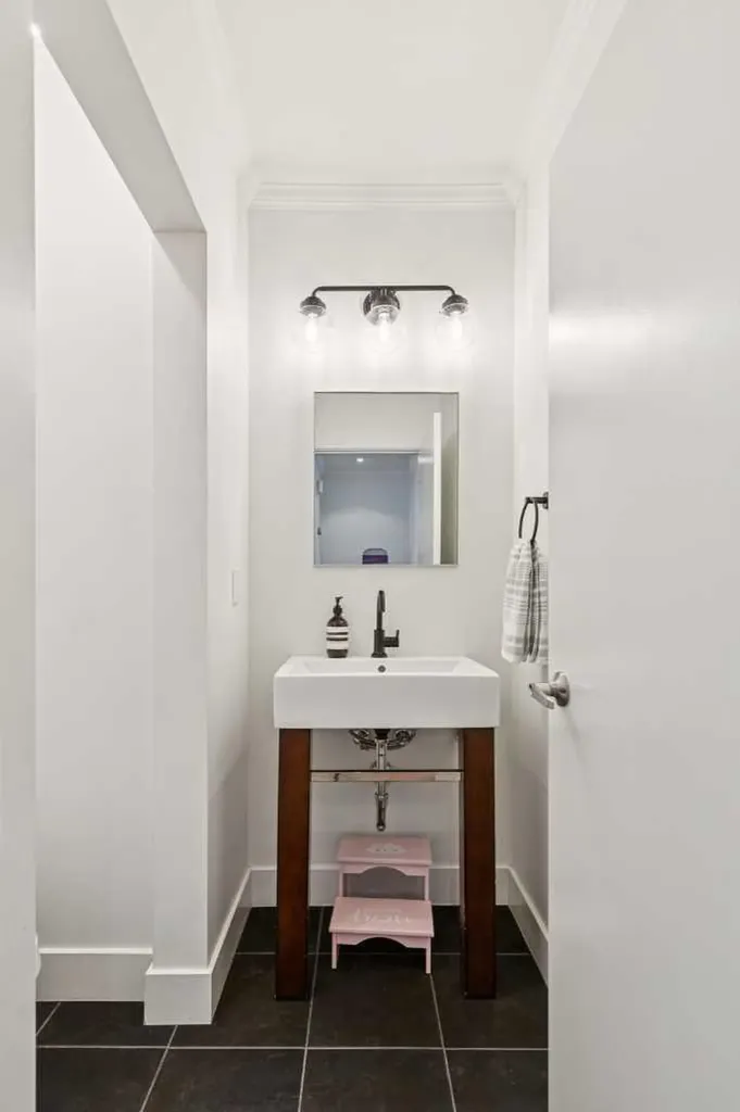 3202 1 Street SW Calgary AB T2S 1R1