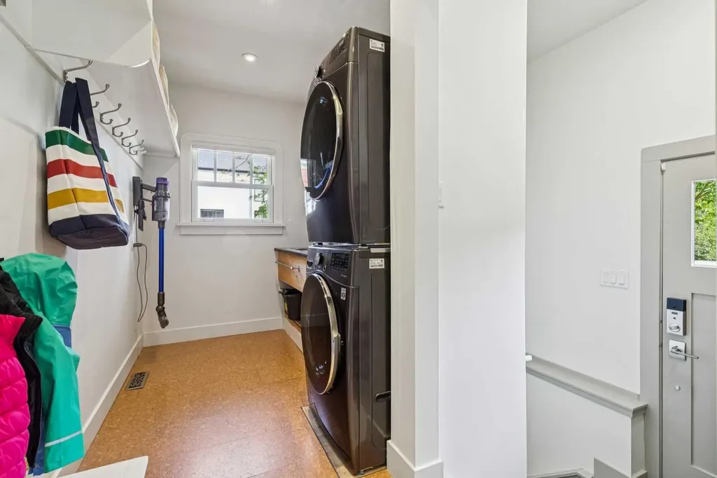 3202 1 Street SW Calgary AB T2S 1R1