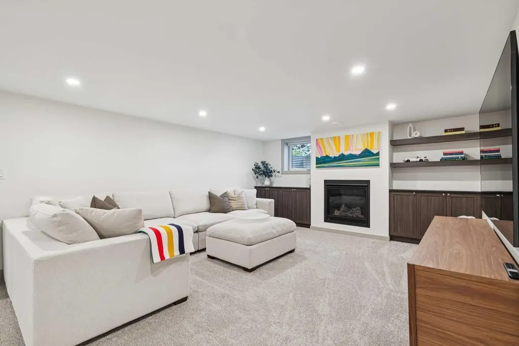 3202 1 Street SW Calgary AB T2S 1R1