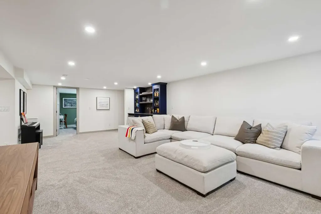 3202 1 Street SW Calgary AB T2S 1R1
