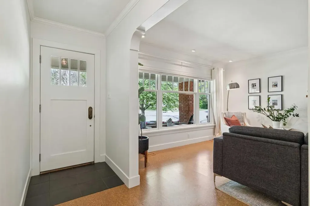 3202 1 Street SW Calgary AB T2S 1R1