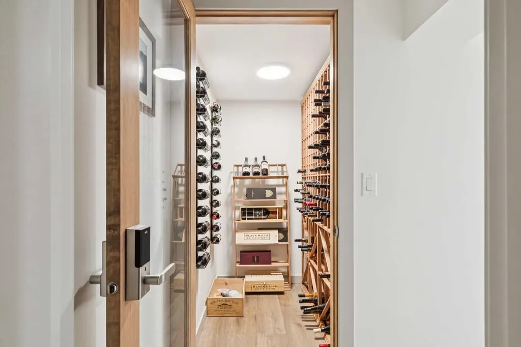 3202 1 Street SW Calgary AB T2S 1R1
