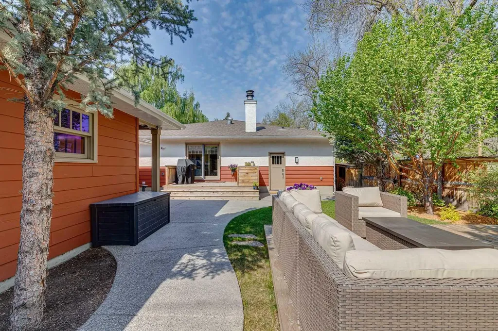 3202 1 Street SW Calgary AB T2S 1R1