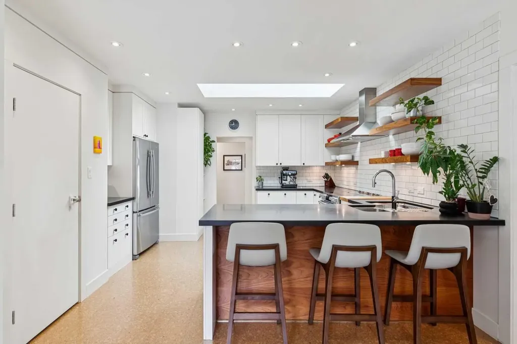 3202 1 Street SW Calgary AB T2S 1R1