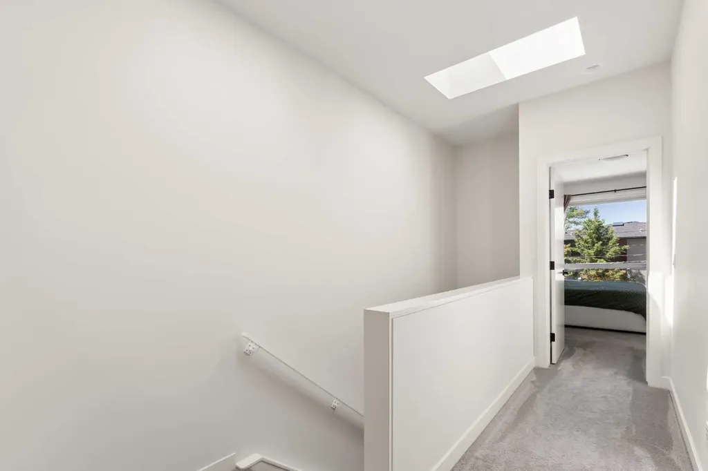 5406 21 Street SW Calgary AB T3E1L1