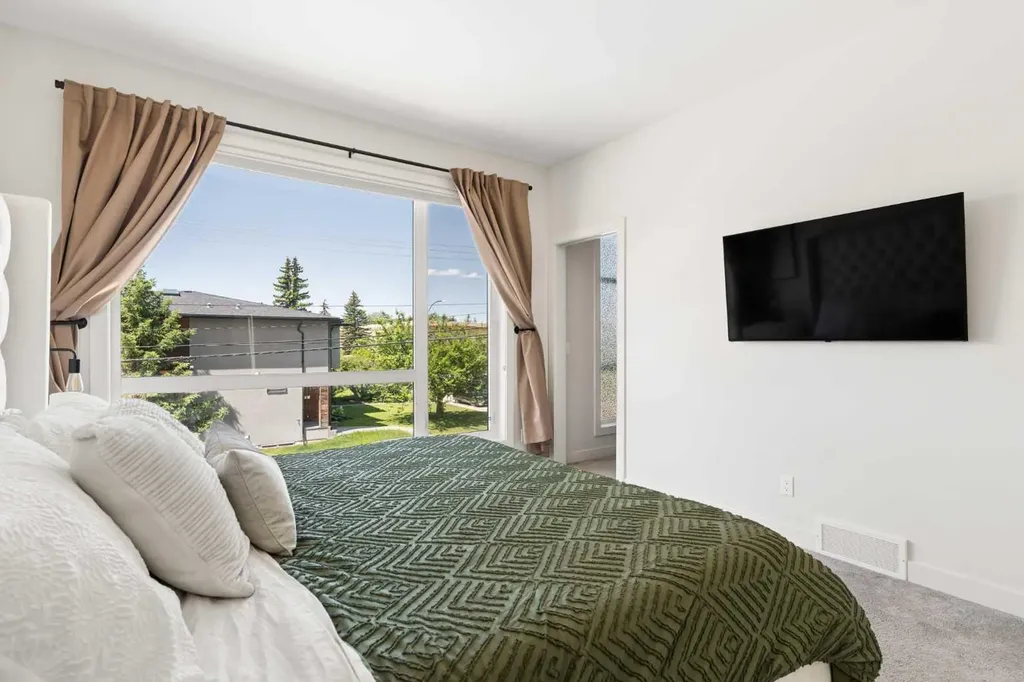 5406 21 Street SW Calgary AB T3E1L1