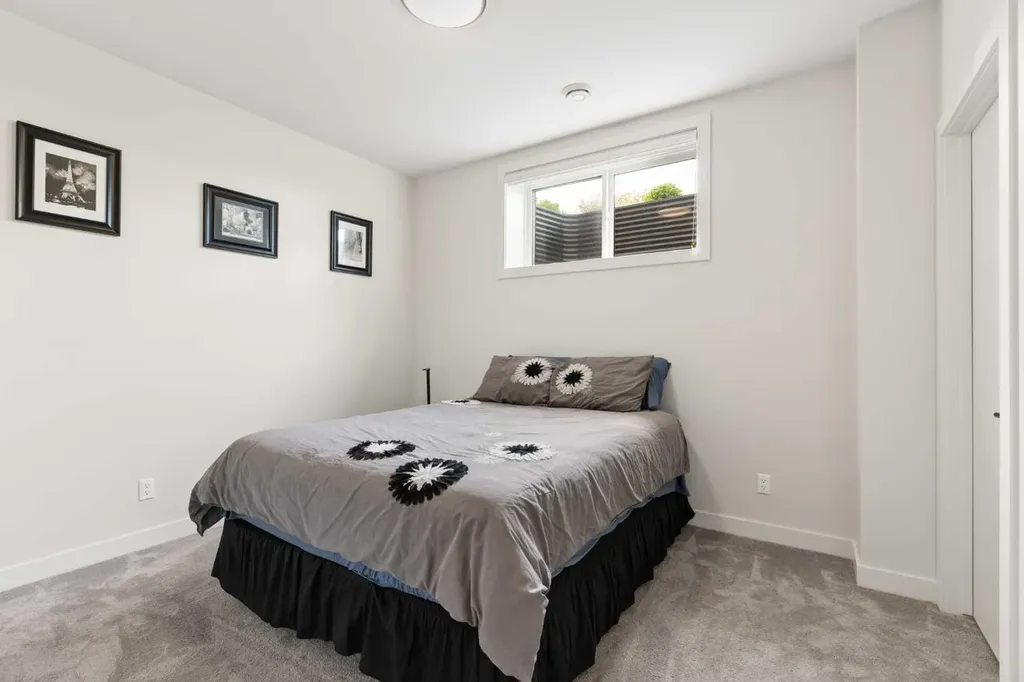 5406 21 Street SW Calgary AB T3E1L1
