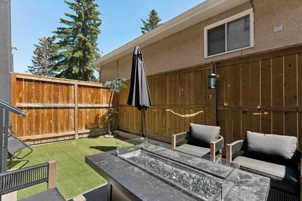 5406 21 Street SW Calgary AB T3E1L1