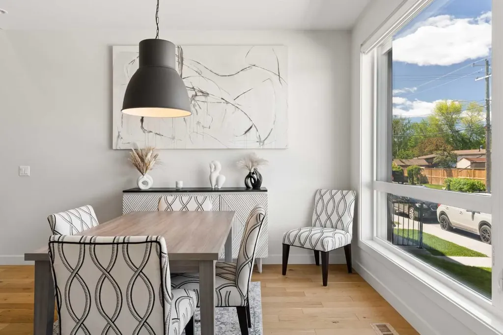 5406 21 Street SW Calgary AB T3E1L1