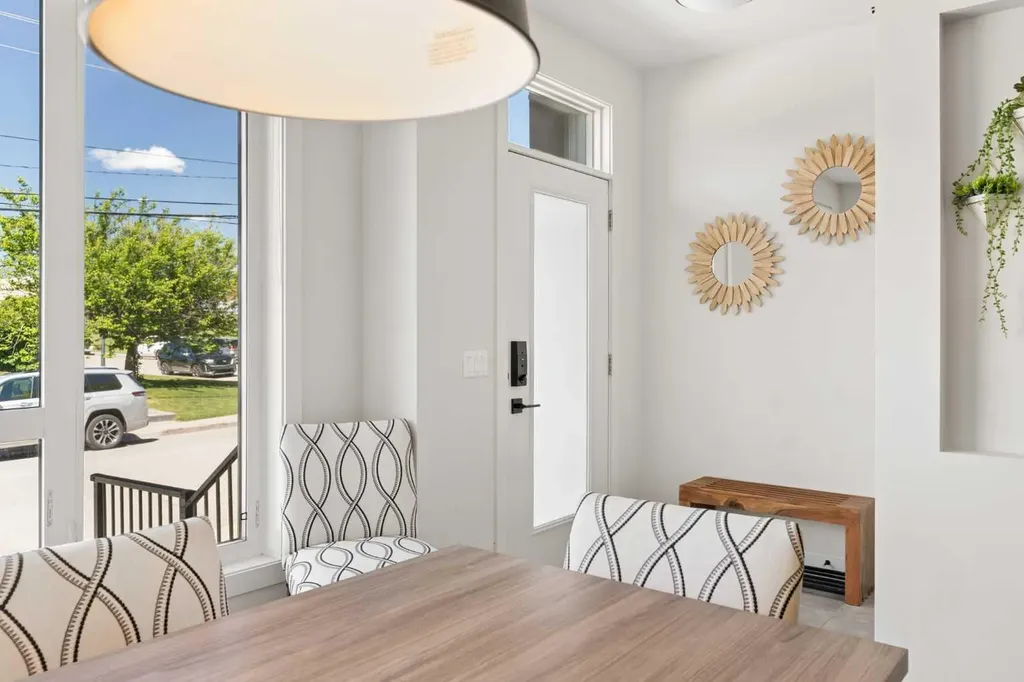 5406 21 Street SW Calgary AB T3E1L1