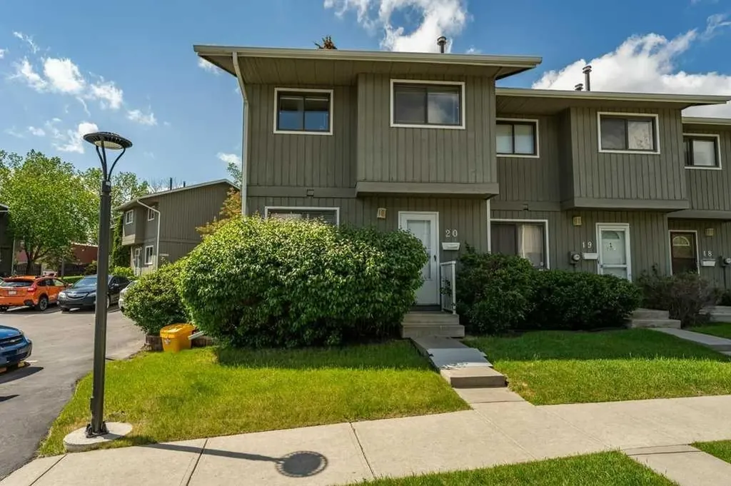 6503 Ranchview Drive NW Calgary AB T3G 1P2