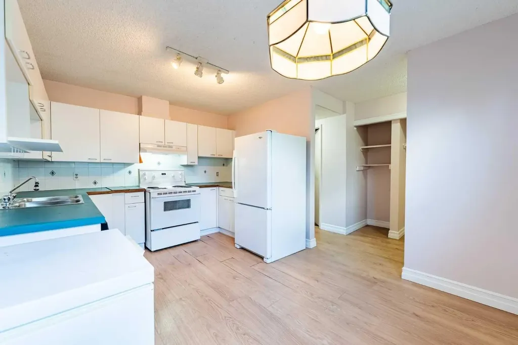 6503 Ranchview Drive NW Calgary AB T3G 1P2