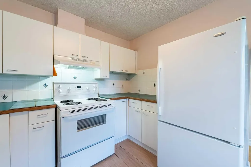 6503 Ranchview Drive NW Calgary AB T3G 1P2