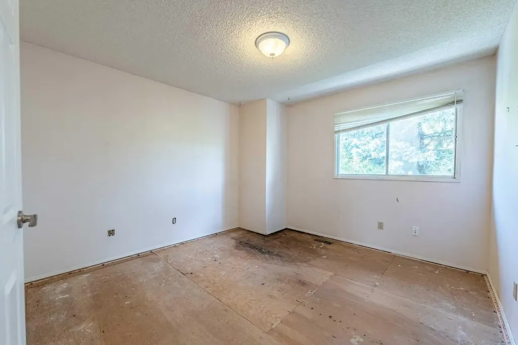 6503 Ranchview Drive NW Calgary AB T3G 1P2