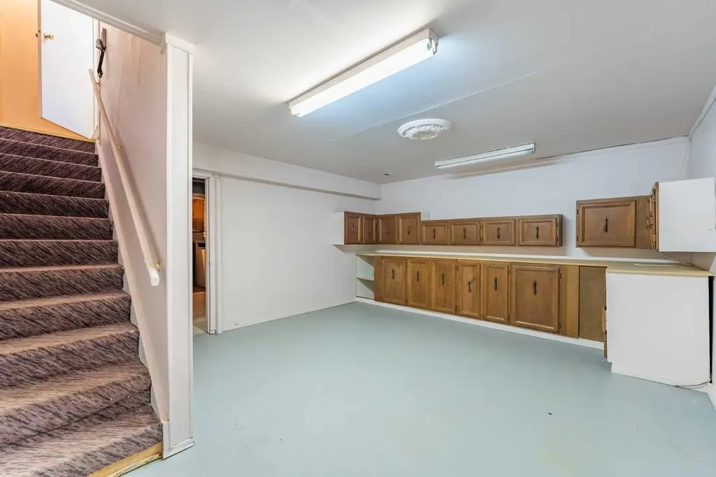 6503 Ranchview Drive NW Calgary AB T3G 1P2