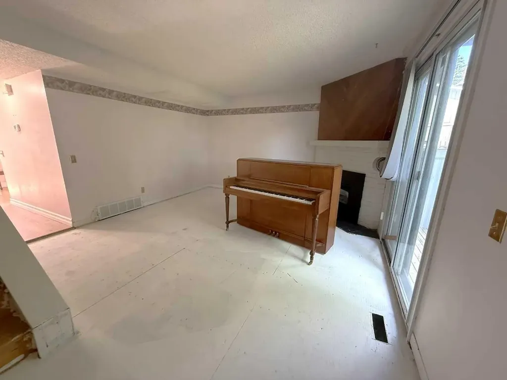 6503 Ranchview Drive NW Calgary AB T3G 1P2