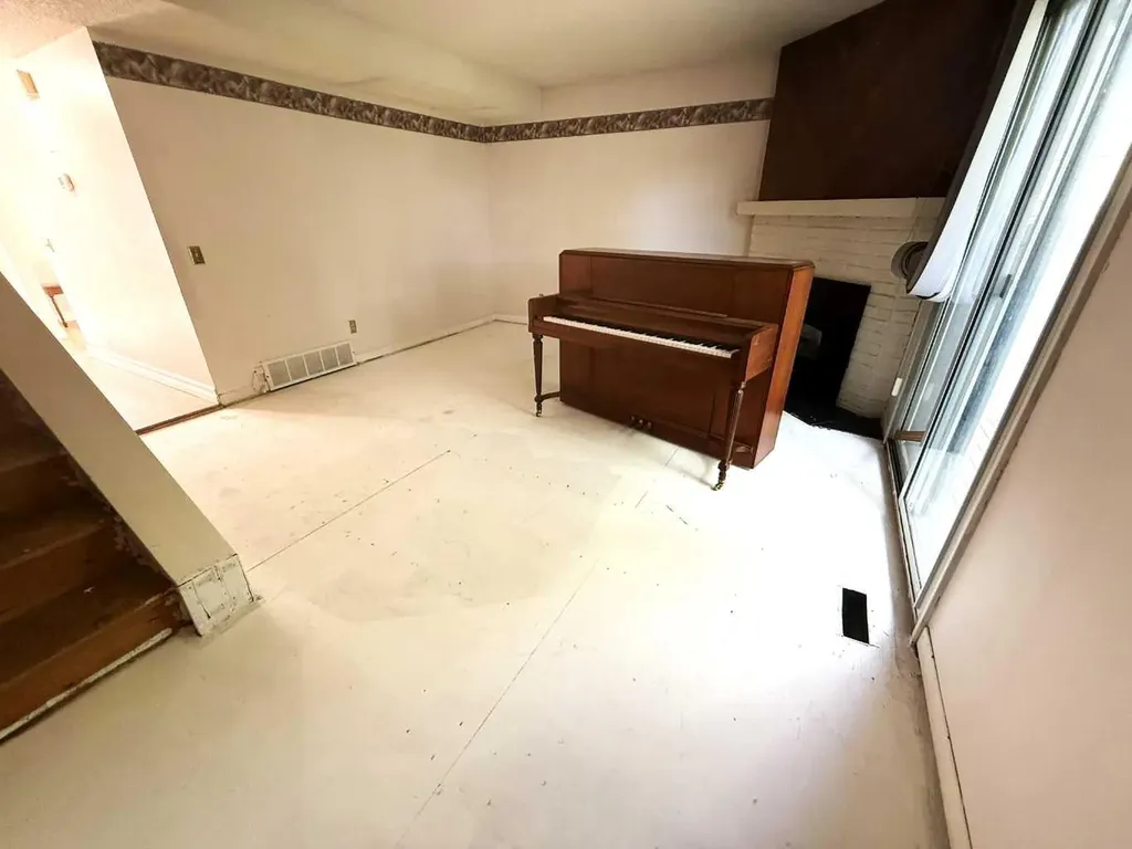 6503 Ranchview Drive NW Calgary AB T3G 1P2