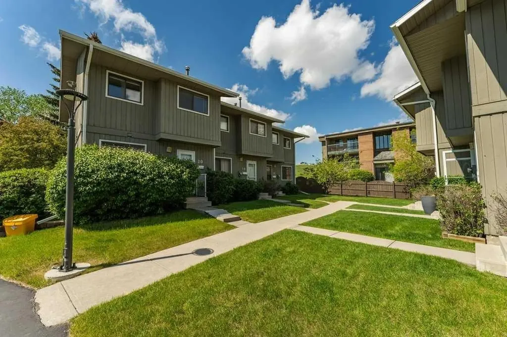 6503 Ranchview Drive NW Calgary AB T3G 1P2