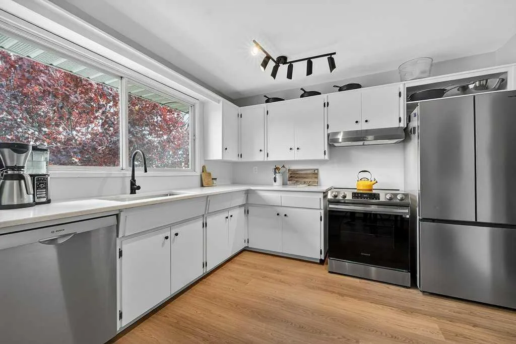 1632 Robson Crescent SE Calgary AB T2A 1Y7