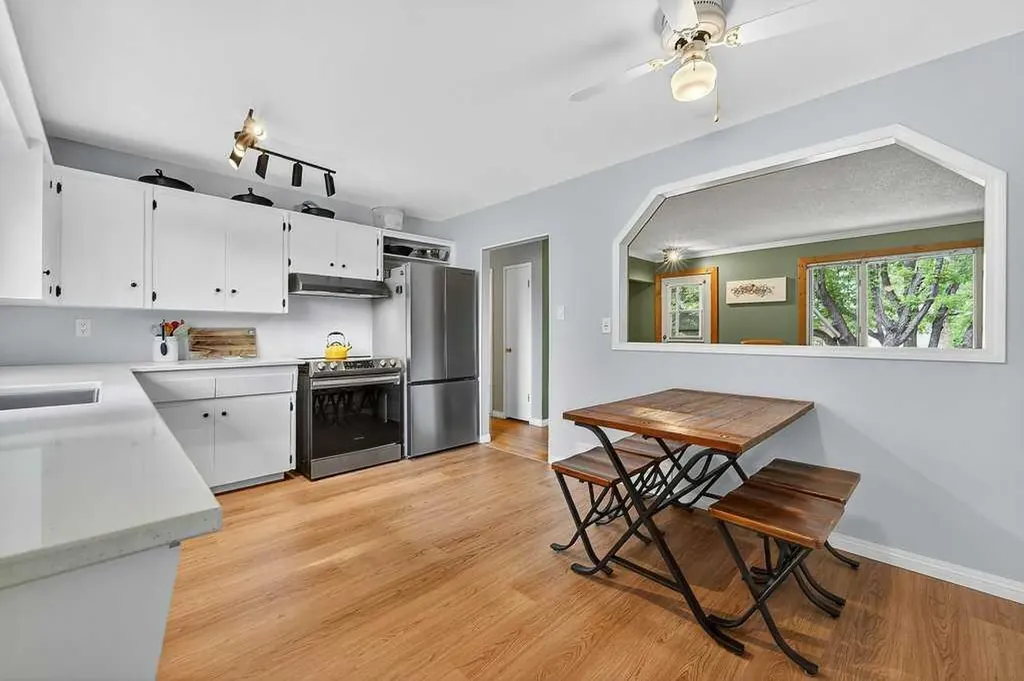 1632 Robson Crescent SE Calgary AB T2A 1Y7