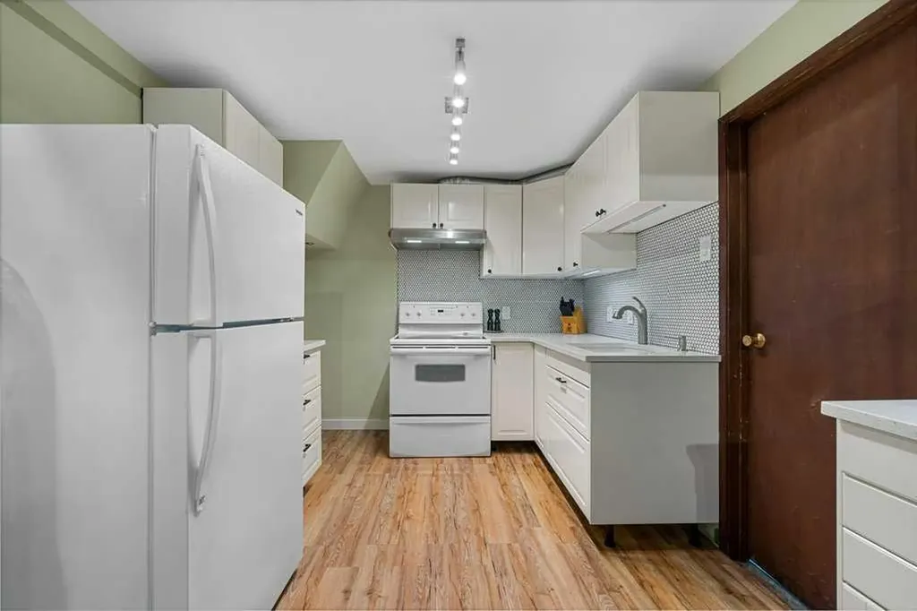 1632 Robson Crescent SE Calgary AB T2A 1Y7
