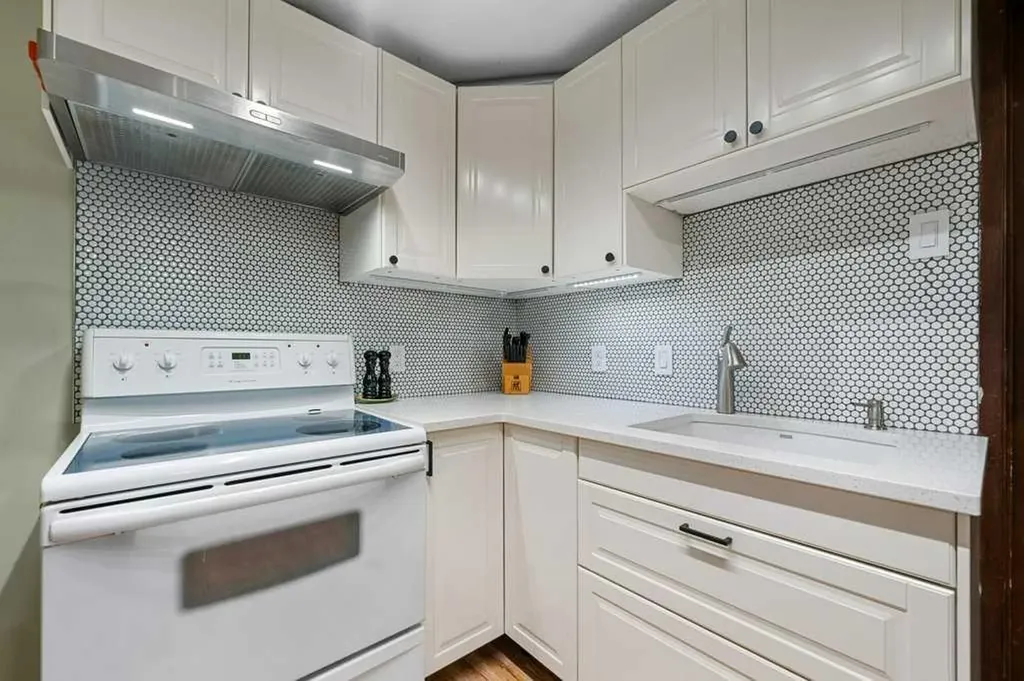 1632 Robson Crescent SE Calgary AB T2A 1Y7