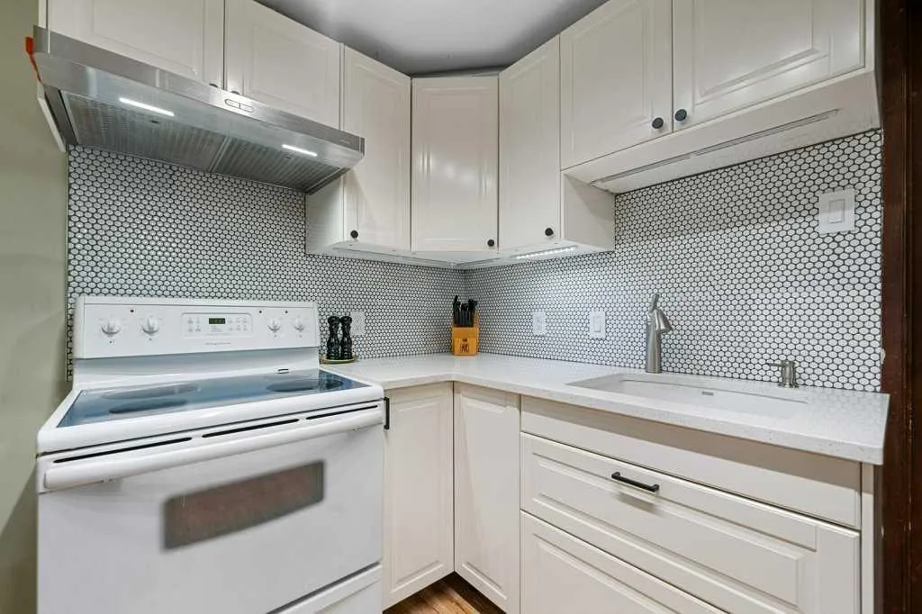 1632 Robson Crescent SE Calgary AB T2A 1Y7
