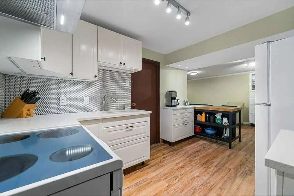 1632 Robson Crescent SE Calgary AB T2A 1Y7