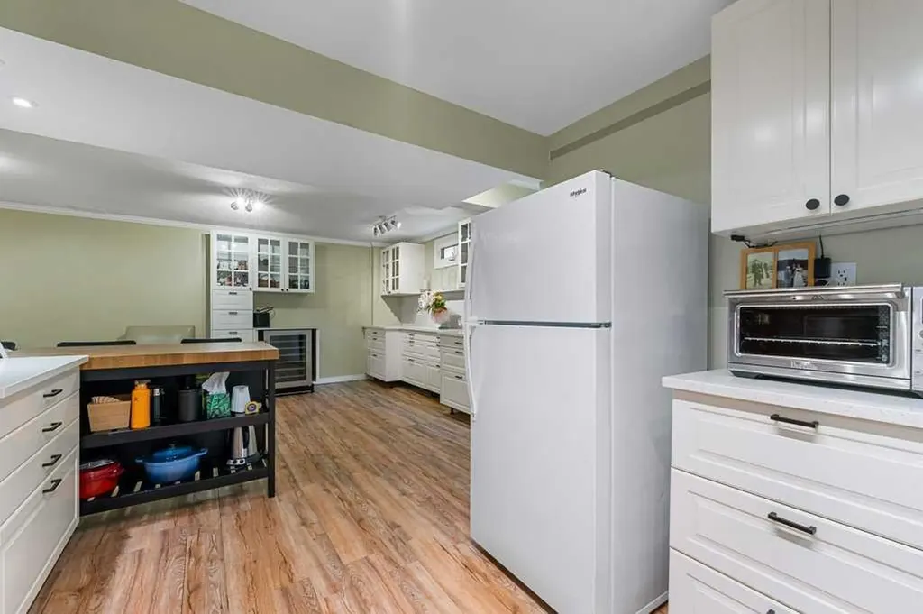 1632 Robson Crescent SE Calgary AB T2A 1Y7