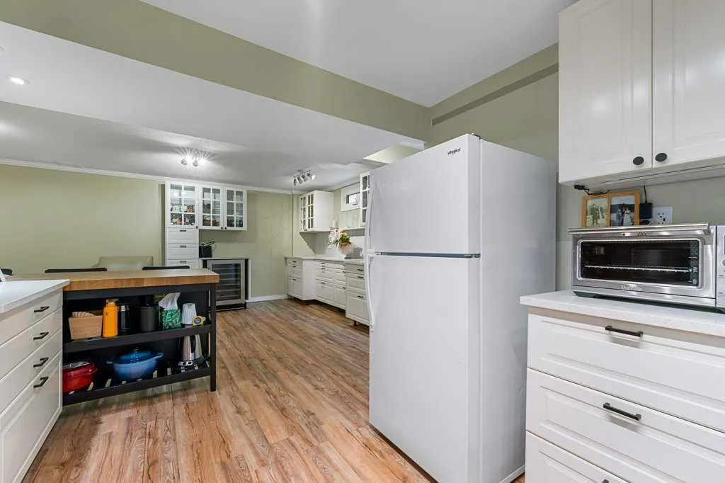 1632 Robson Crescent SE Calgary AB T2A 1Y7