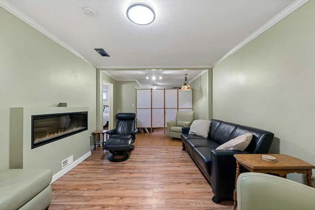 1632 Robson Crescent SE Calgary AB T2A 1Y7