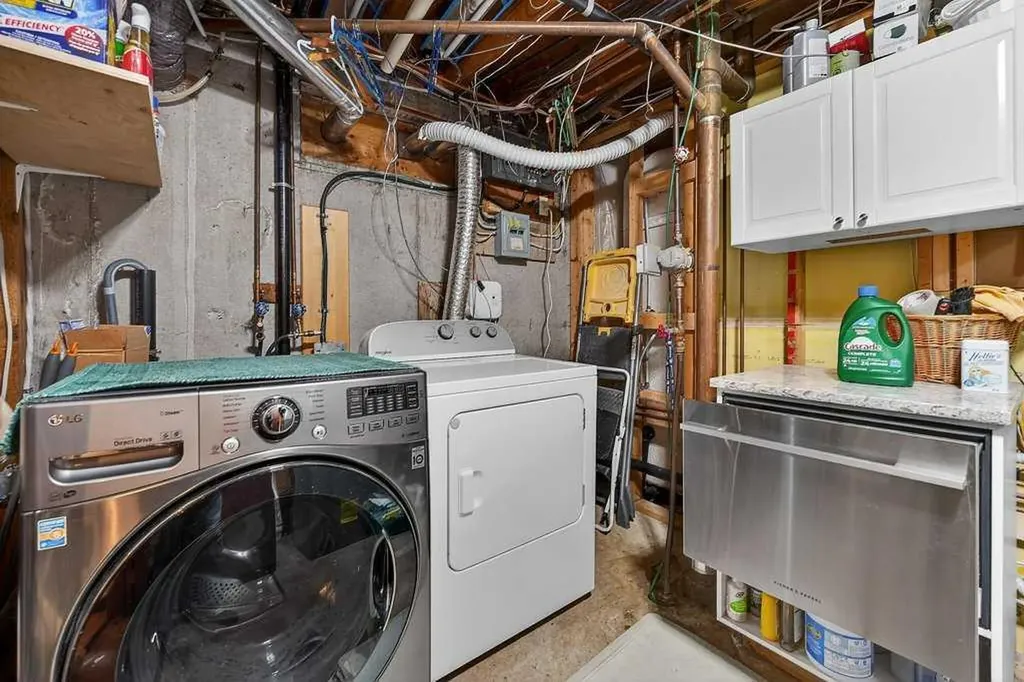 1632 Robson Crescent SE Calgary AB T2A 1Y7