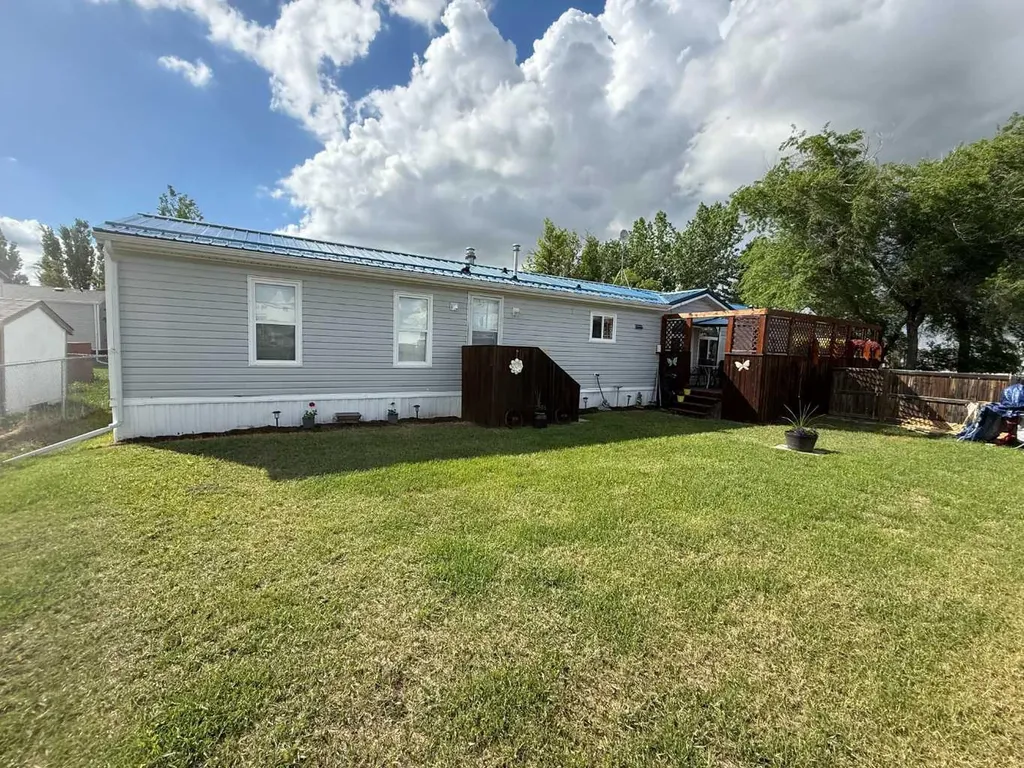 300 Railway Avenue Duchess AB T0J 0Z0